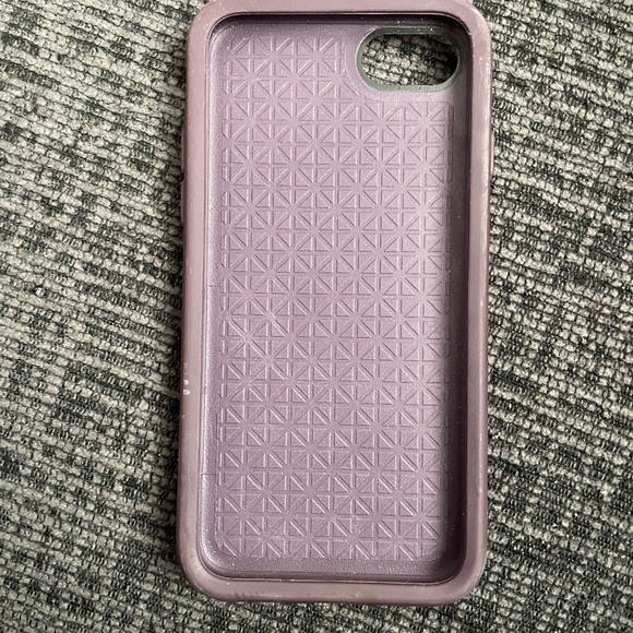 Purple Otterbox case for iPhone 7 - Picture 3 of 3